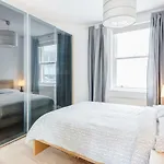 Live Like A Londoner By Tower Bridge