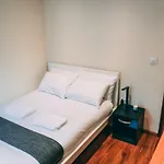 Hotel Quality Stay,2 Bed Apartment Near The City Centre, 2Min Walk From Metro Station