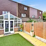 Docklands Stay, Room In Modern Spacious House - Near Excel Centre, City Airport, Uel,Sleeps 2