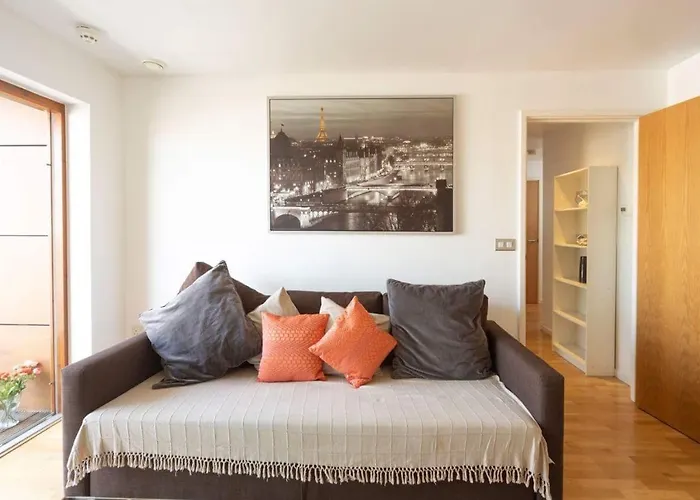 Stylish One Bedroom Apartment Close To The City Of London