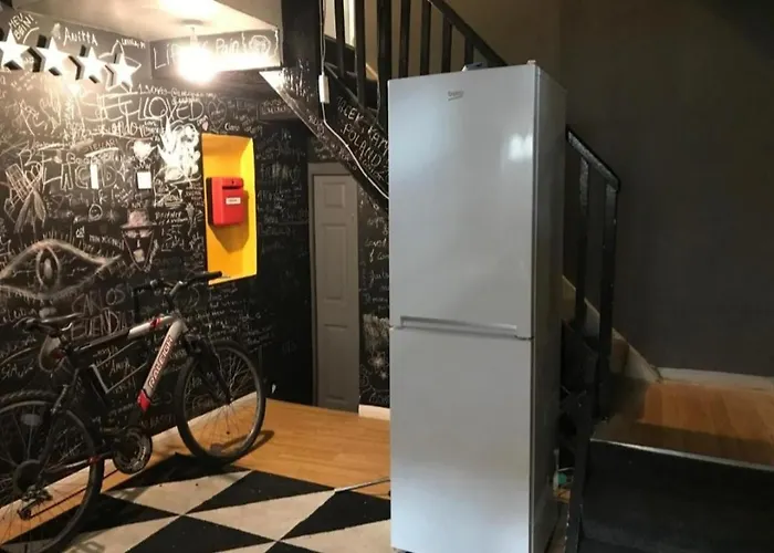 Single room with underbed 8