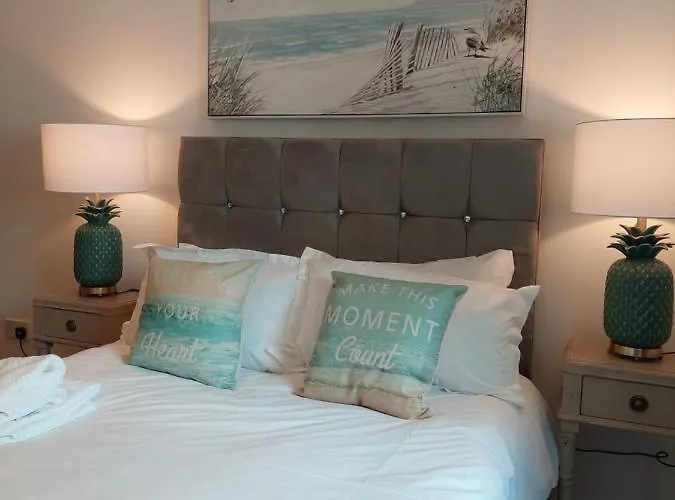 One Bed Luxury Apartment In Heart Of Canary Wharf, London E14