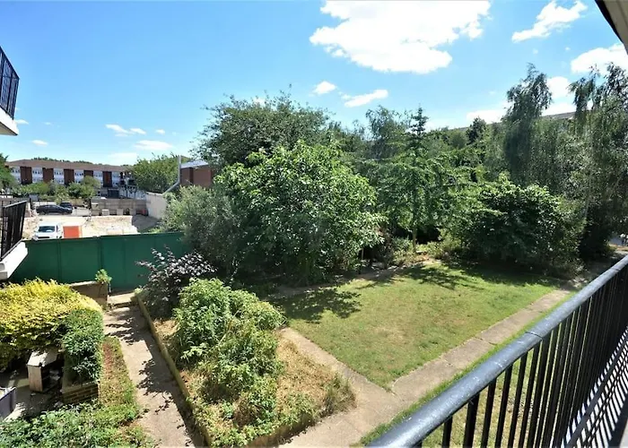 London Zone 2 Two Bedroom Apartment