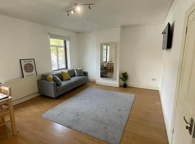 Amazing 3 Bedroom Flat Minutes From Tower Bridge