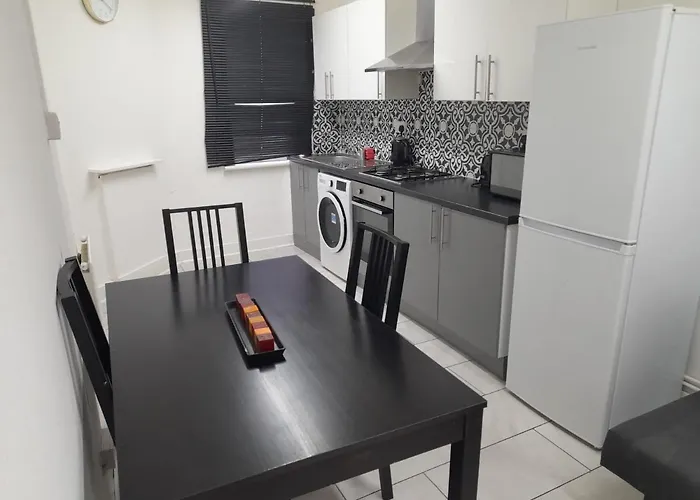 Two Bedroom Apartment Close To Central London