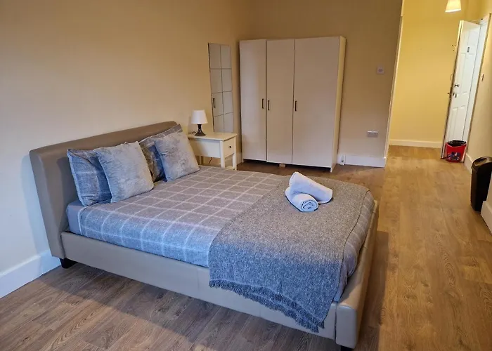Affordable Rooms In Shared Flat, London Bridge