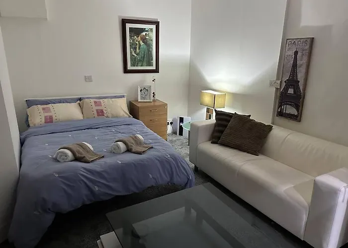 Super Spacious, Grnd Floor Flat