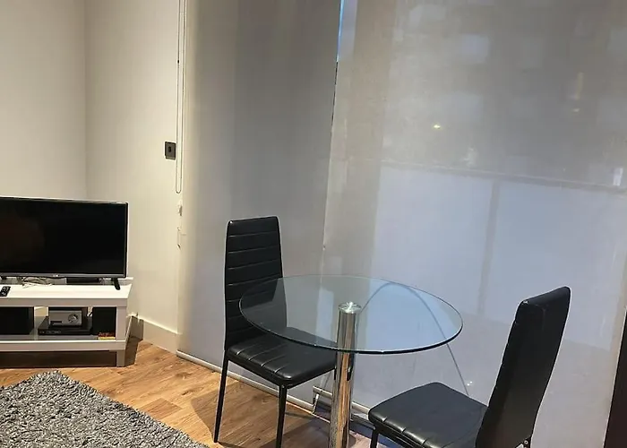 Cosy Apartment In East London