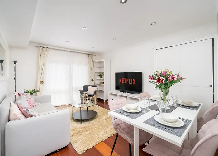 Stylish Deluxe 2Br Duplex - Free Parking - Near Canary Wharf