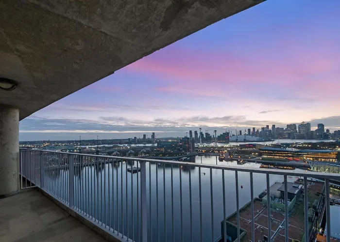 Excel 3 Bedroom Apartment Near City Airport And O2 Arena