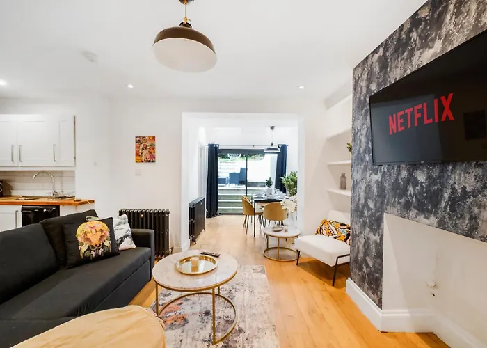 Classy Abode In Hackney - Garden - Sleeps 6
