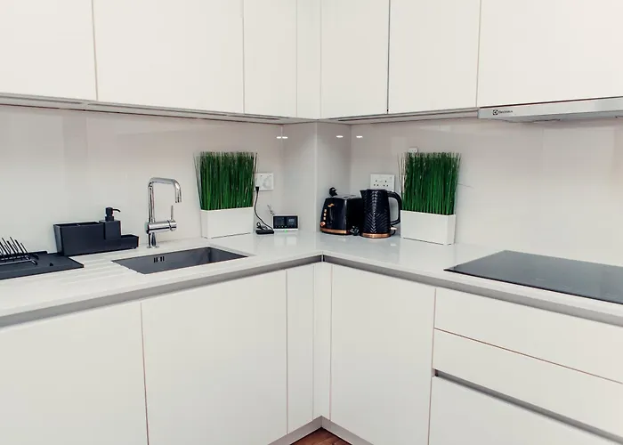 2 Bed Flat London