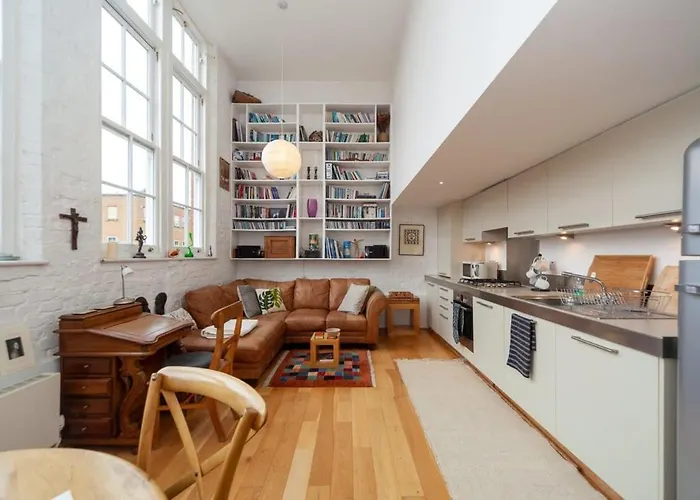 Charming 1 Bedroom Apartment In Old School House