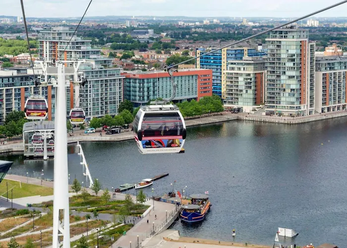 Cosy 3 Bed Penthouse In Royal Docks London