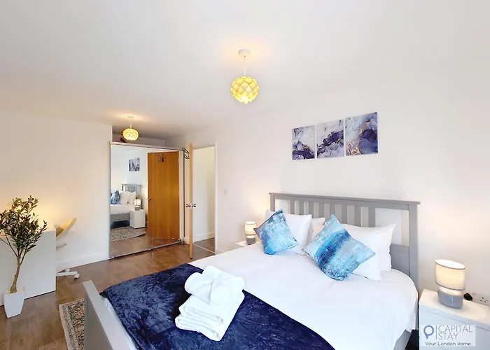 Two Bed Serviced Apartment By London Docklands