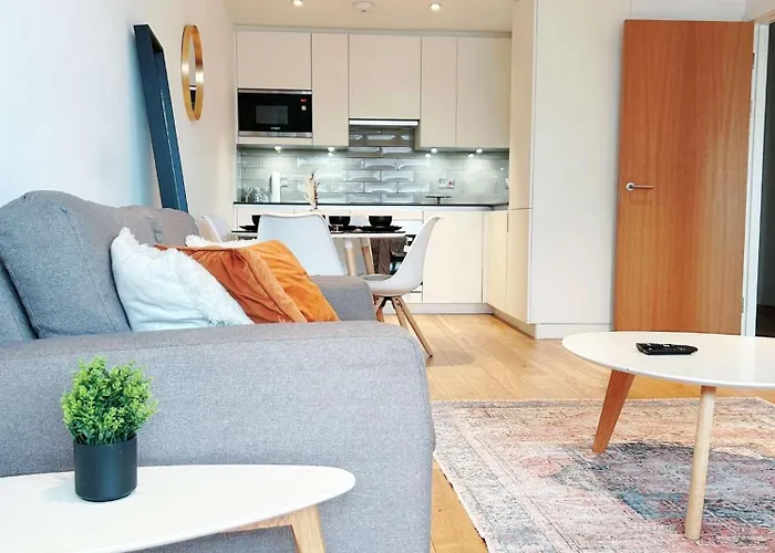 A Charming 2 Bedroom Flat