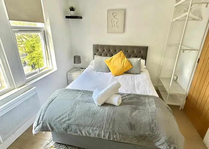 Cosy En-Suite Room In Stratford
