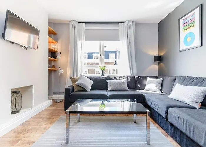 Bright, Modernised Apartment Close To Borough Market