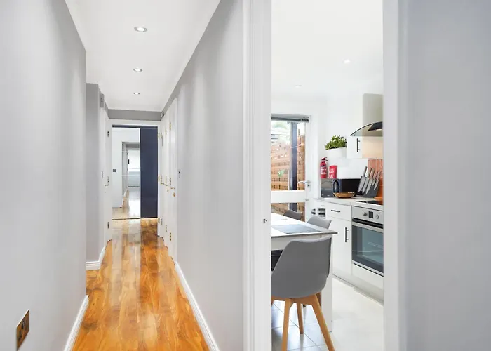 A Beautiful Stylish 2 Bedroom Apartment -City Of London