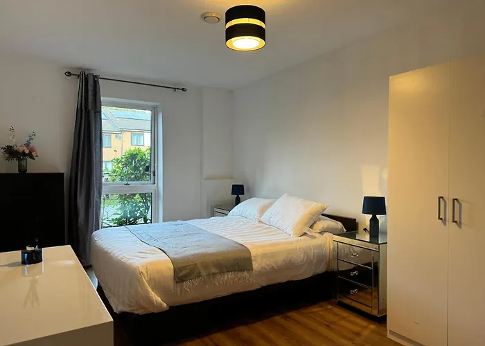 Greenwich 2 Bedroom Apartment