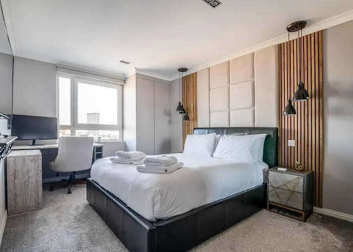 Canary Wharf Retreat With Free Secure Parking