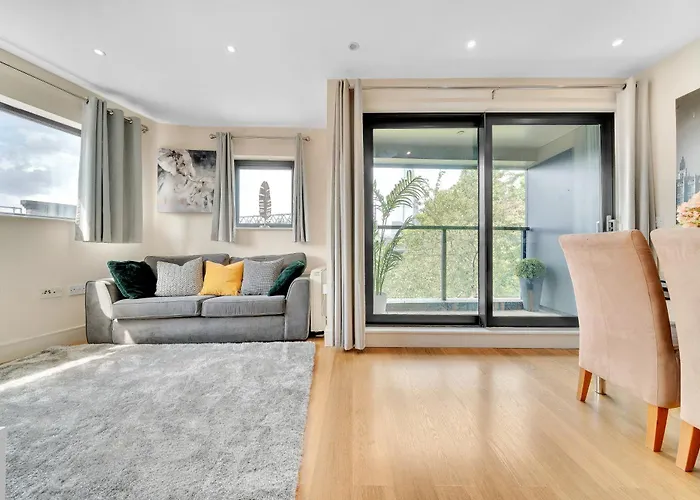 Luxury 2 Bedroom 2 Bathroom Apartment - Prime Location In Tower Bridge London Bridge