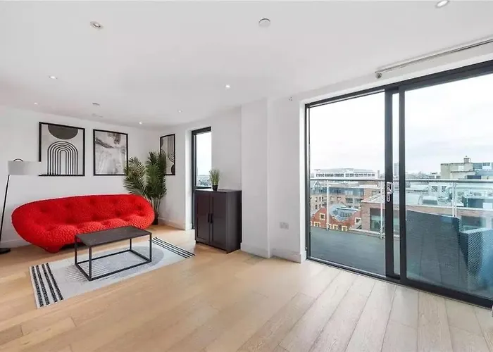 Londwell, Spitalfields & Brick Lane Luxury Balcony Penthouse