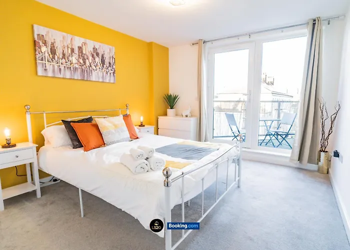 Spacious 2 Bedroom Apt By Ls2G Short Lets & Serviced Accommodation Greater London With Free Wifi