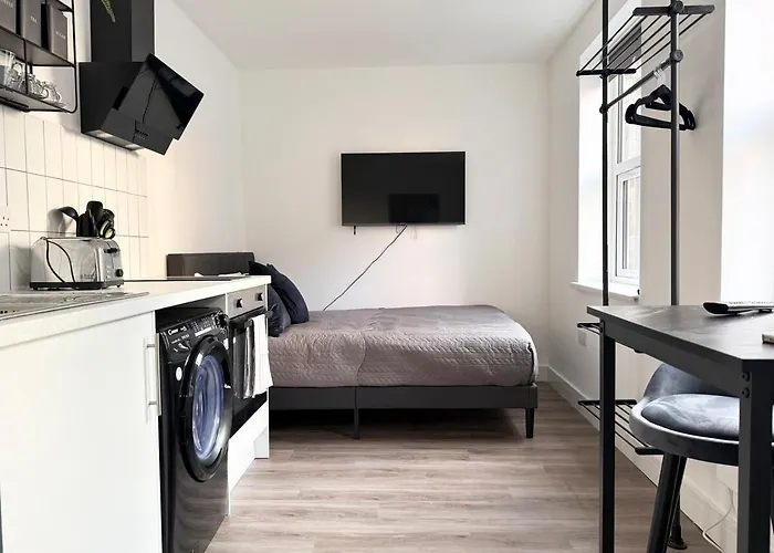 Modern Studio In Old Street 3