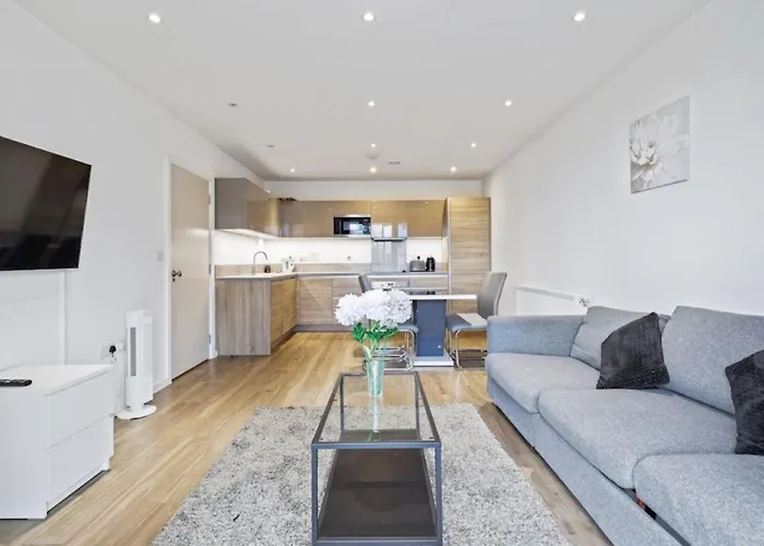 Canning Town 2 Bed Apartment