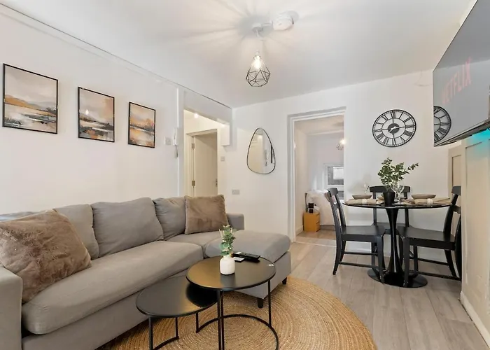 Stylish 3-Bed Flat In Lewisham, Near Greenwich