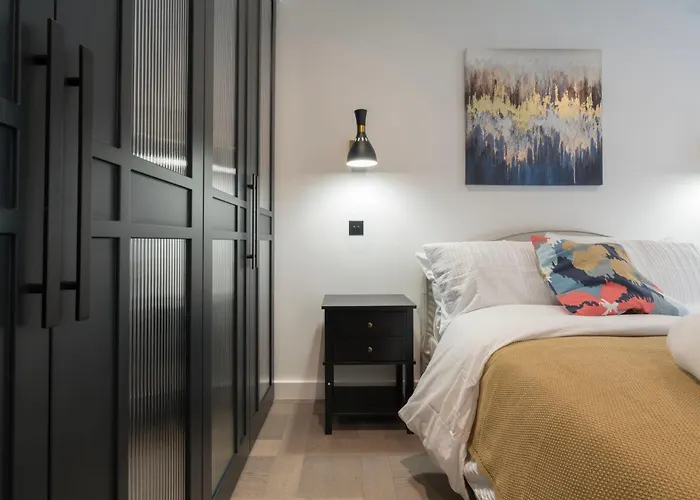 Luxury Flat Next Tower Bridge 3