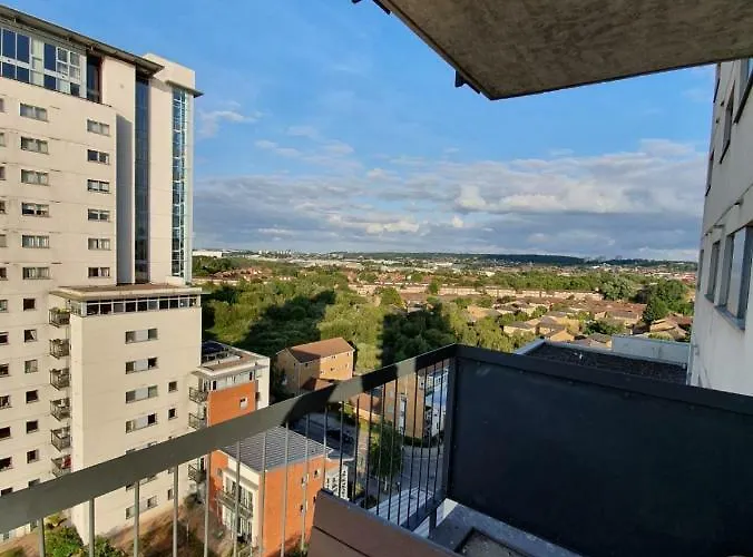 Affluent Apartments Riverside Sark Tower