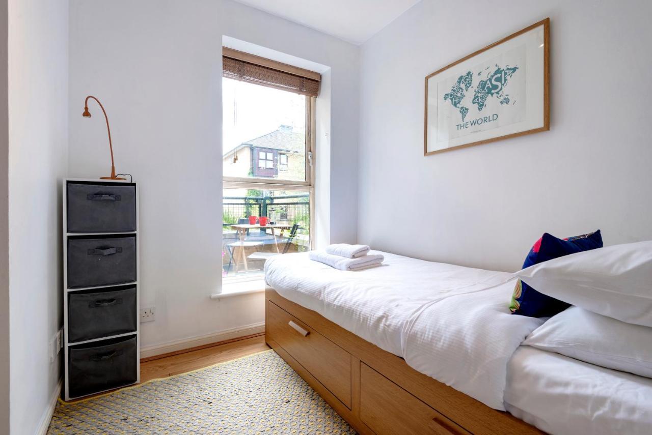 Panoramic Docklands With Waterfront Views