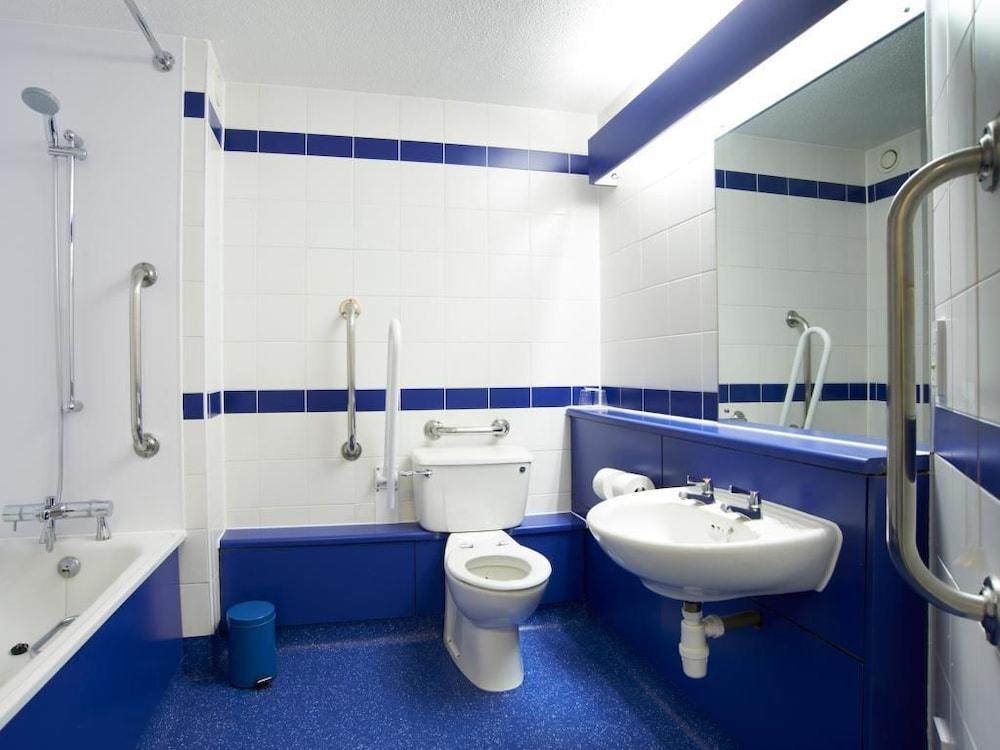 Travelodge Central City Road Hotel