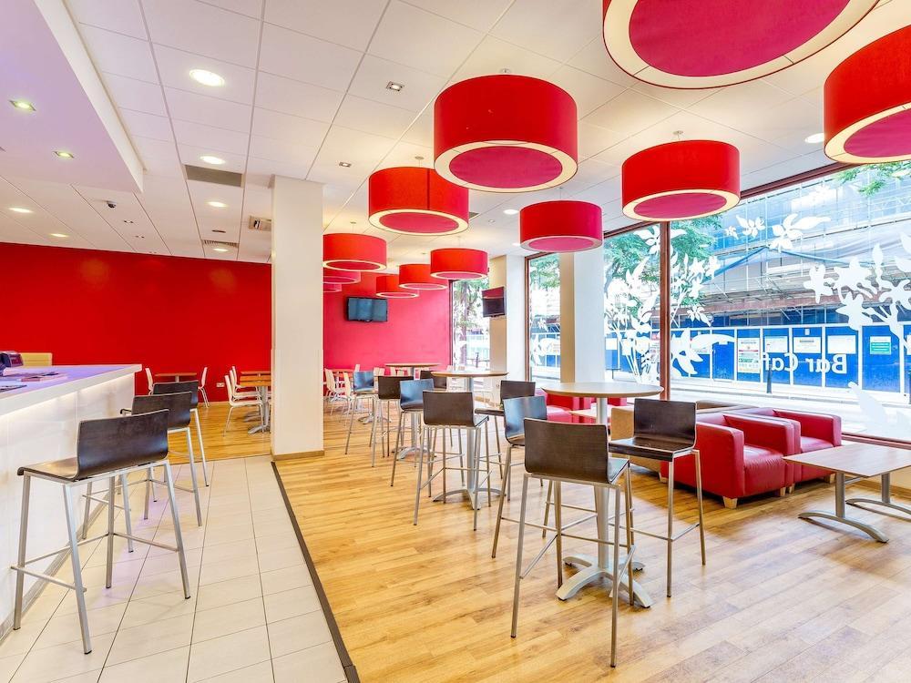 Travelodge Woolwich Hotel