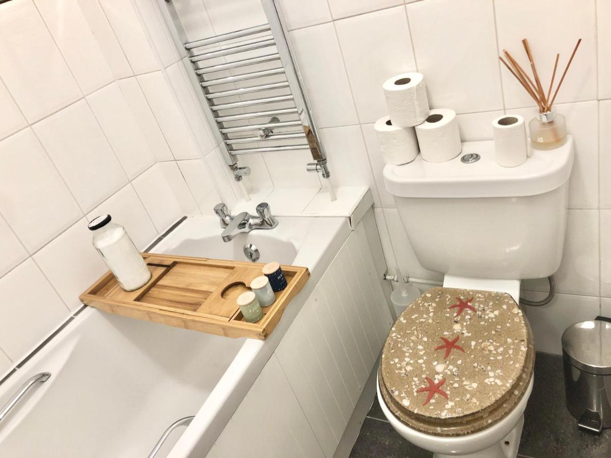 Cosy Retreat In Heart Of Se1 - 1 Bed Flat Apartment *