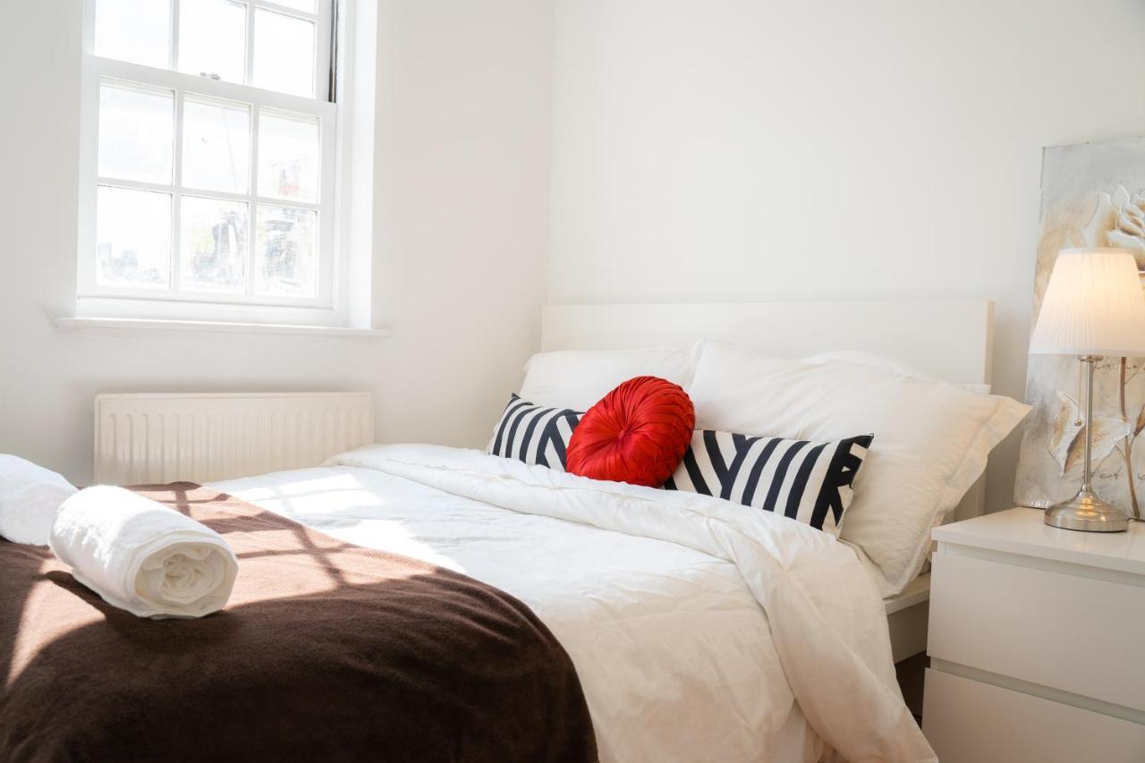 Destination Docklands Apartment *