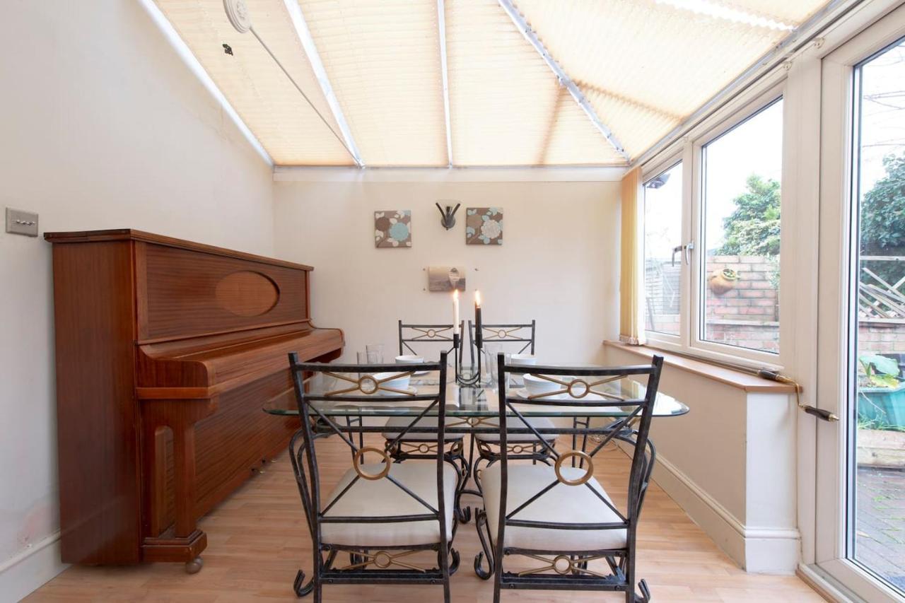 Quarto em Acomodações Particulares Oasis 77 Londres