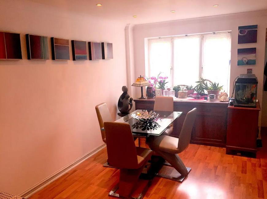 Lovely Double Bedroom In Rotherhithe Quarto em Acomodações Particulares Londres