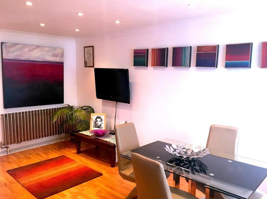 Quarto em Acomodações Particulares Lovely Double Bedroom In Rotherhithe *