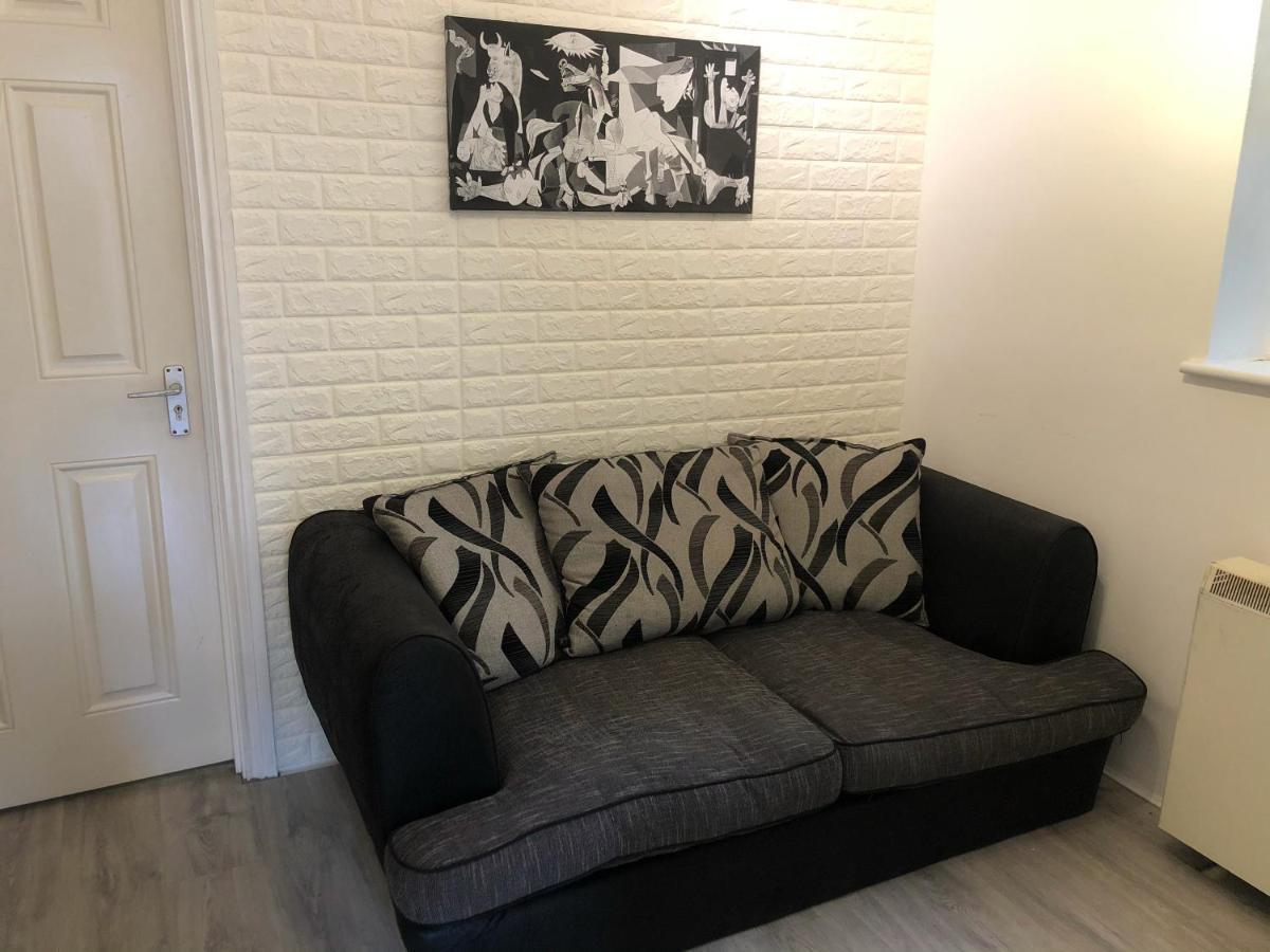 Double With Private Bathroom In A 2-bedrooms House London