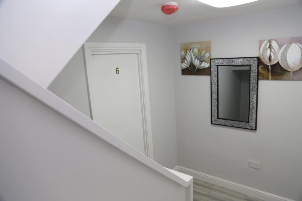 Budget 4-bed House In Woolwich * Londres