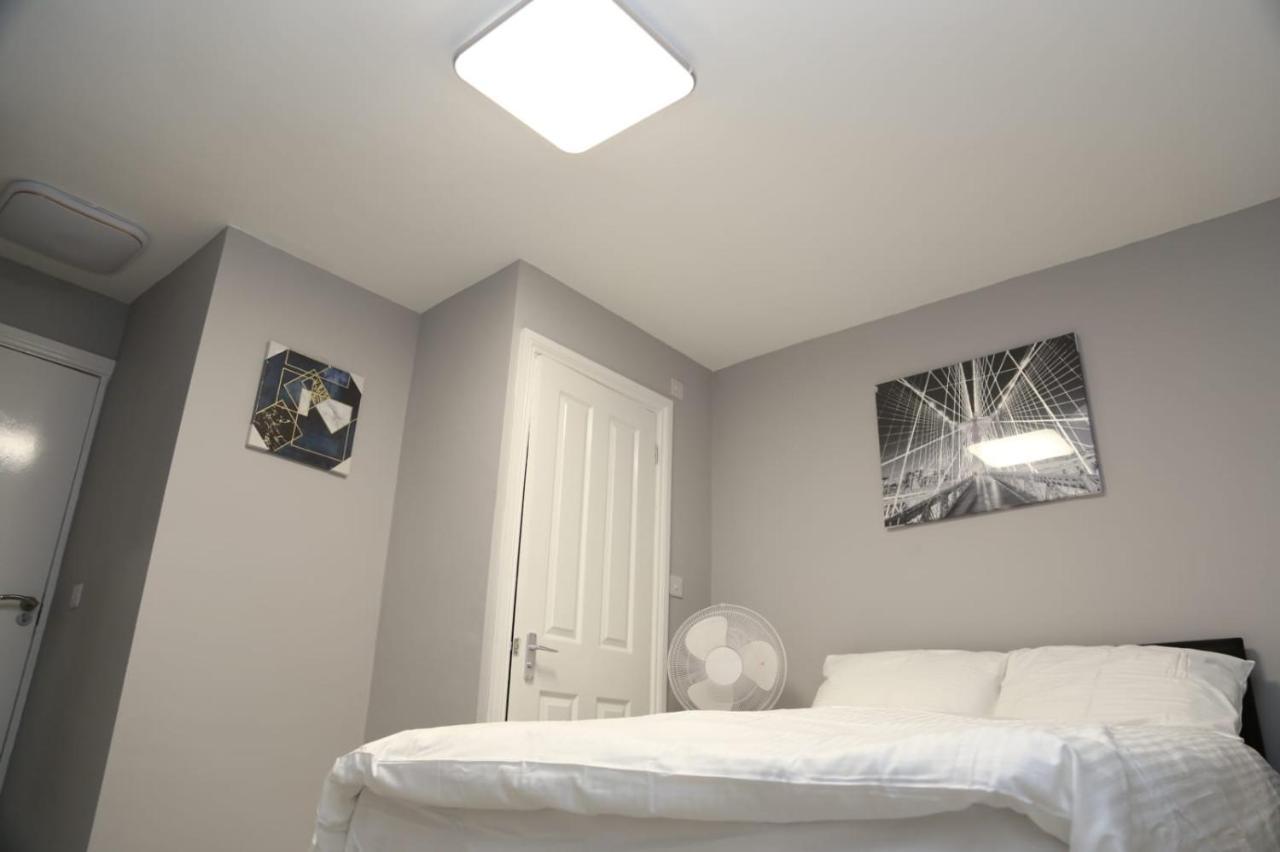 Budget 4-bed House In Woolwich * Londres