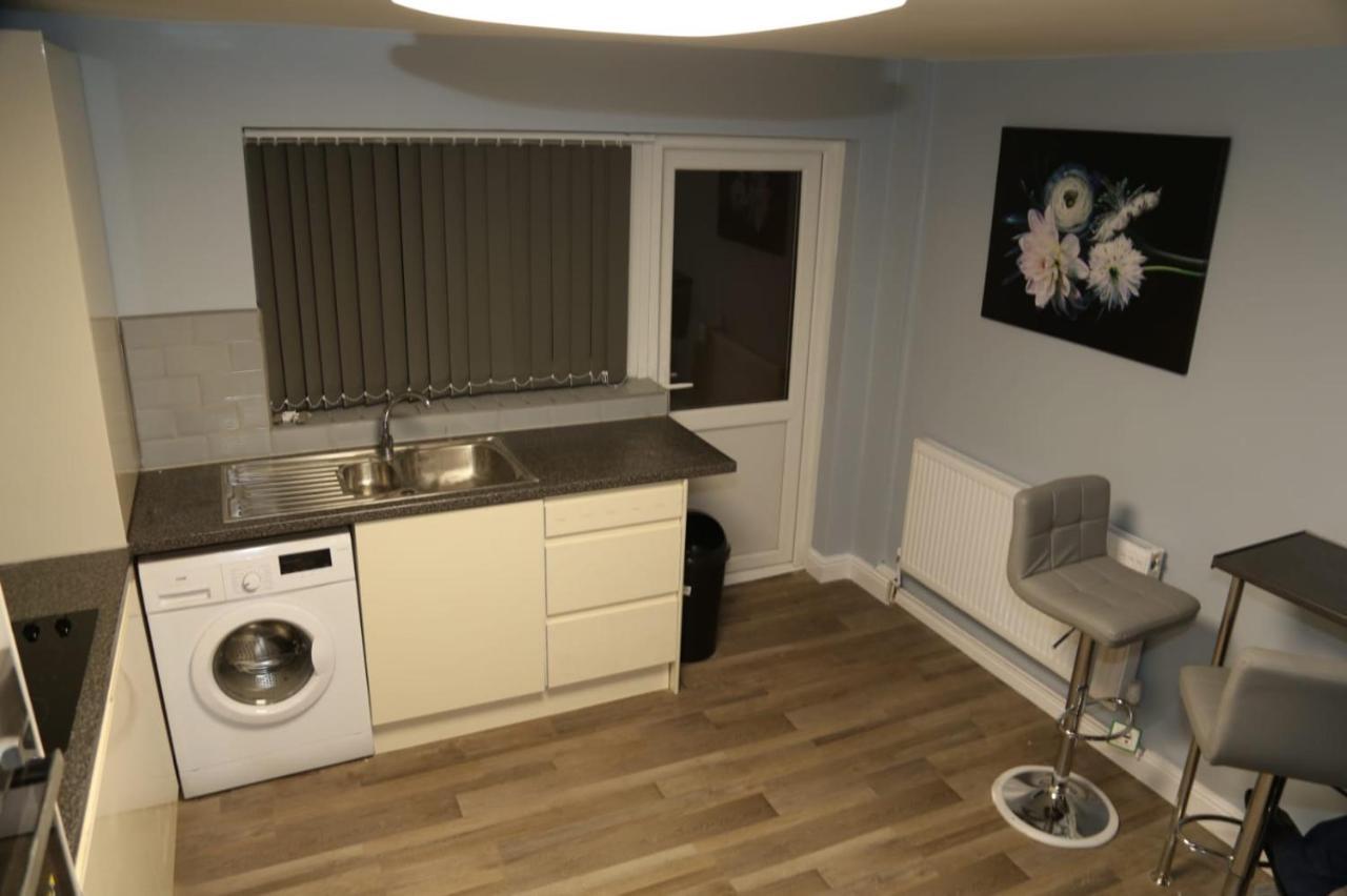 Budget 4-bed House In Woolwich *