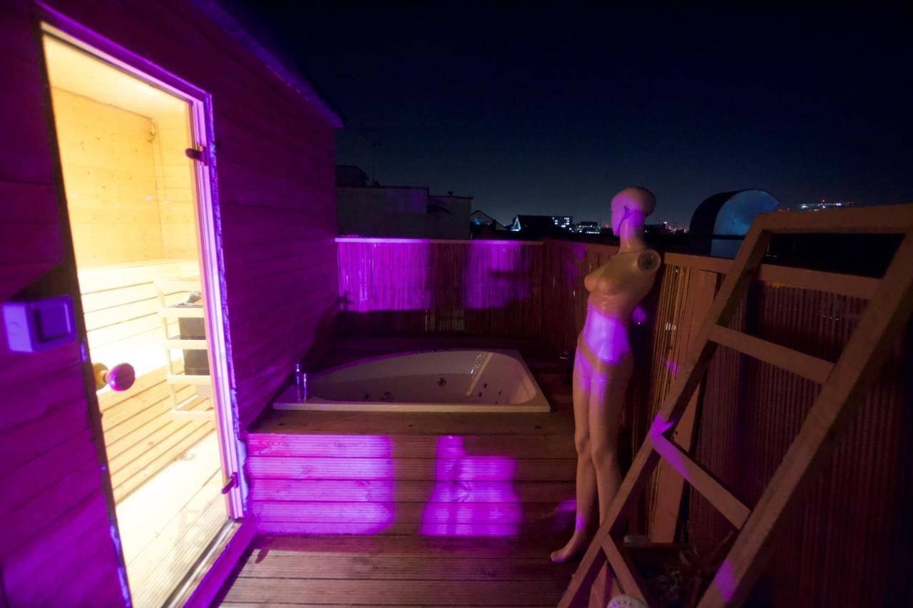 2 Bedroom Roof Terrace With Sauna Jakuzzi And Outdoor Cinema Appartement