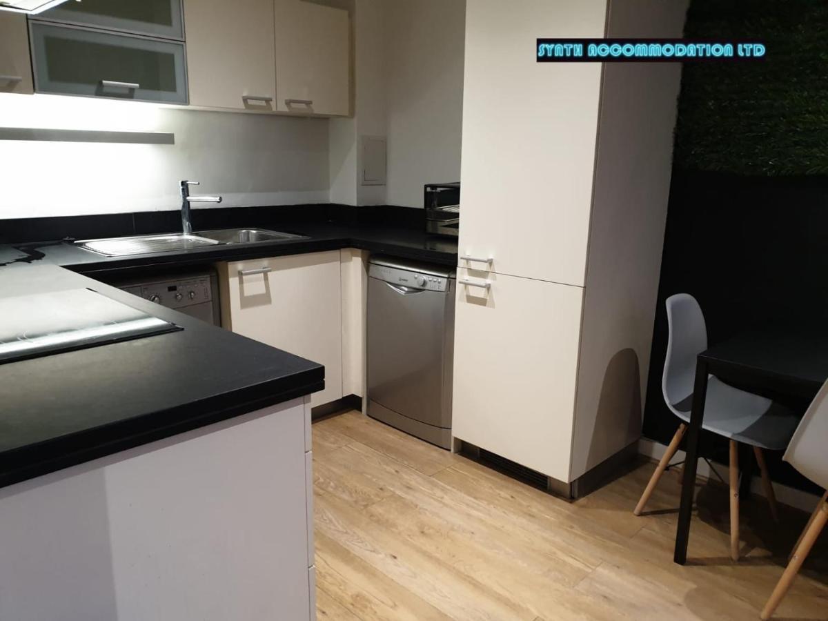 80s Retro 1 Bedroom Serviced Canary Wharf Perfect For Corporate Business Families & Leisure Guests Appartement *