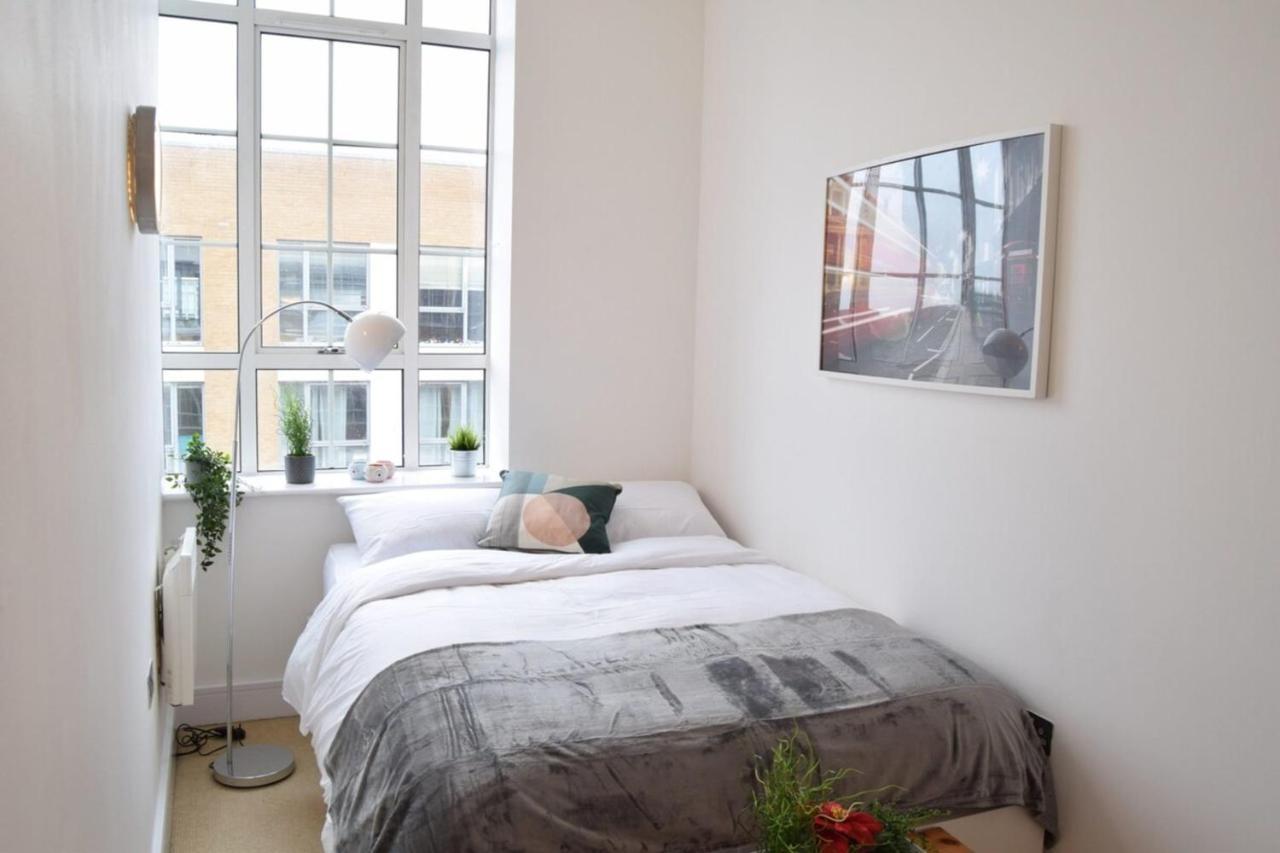 Bright Warehouse Conversion In Buzzing Peckham Apartment *