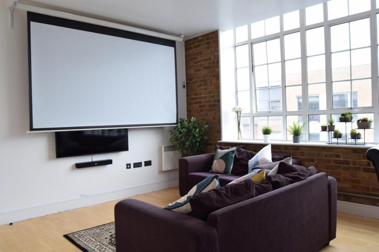 Bright Warehouse Conversion In Buzzing Peckham London