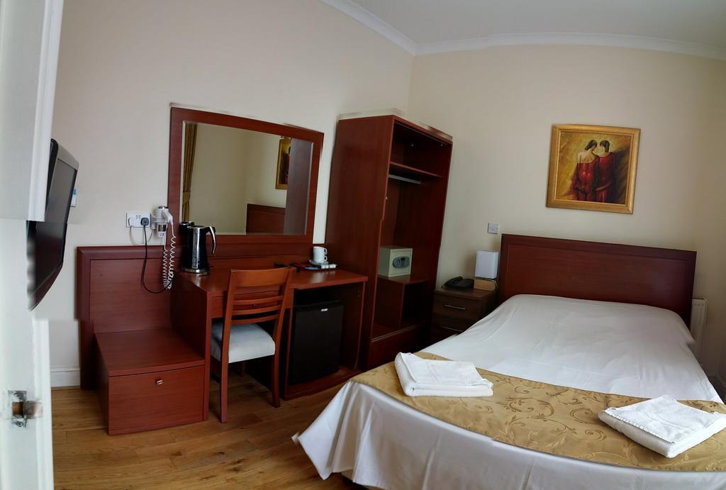 Corner House Hotel